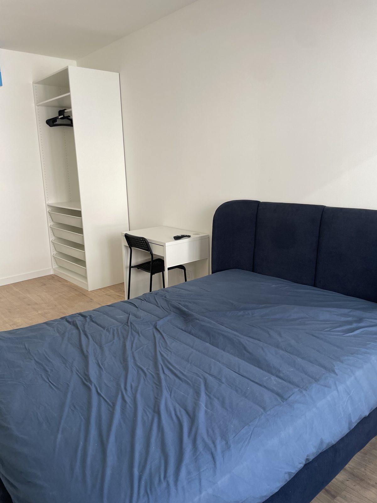 Chambre meublée avec dressing en colocation
